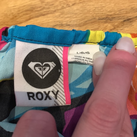 Bold, bright, fun spaghetti strap dress - Picture 5 of 9